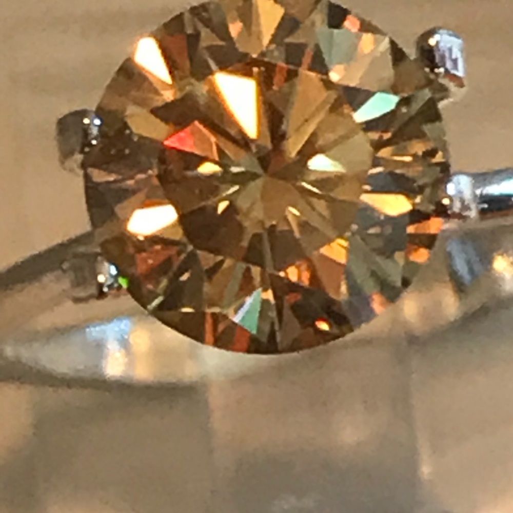 2.25 ctw champagne:yellow Moissanite
